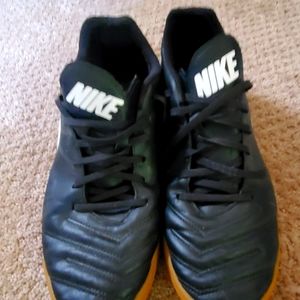 Mens Nike indoor soccer shoes